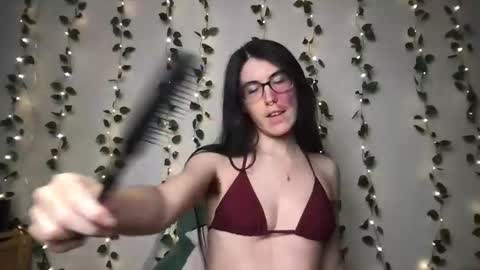 thistlefernsby online show from October 16, 2025, 3:51 am