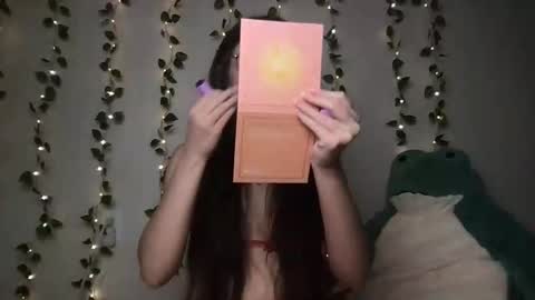 thistlefernsby online show from November 17, 2025, 4:18 am