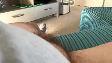 thomas_b7 online show from February 16, 2026, 2:35 pm