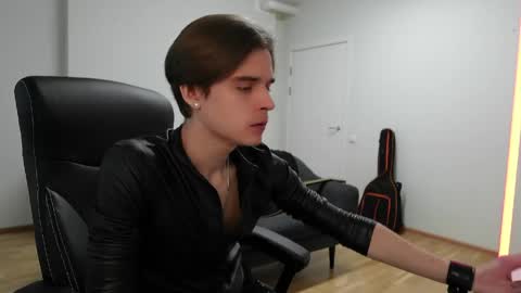 THOMAS BRONS online show from May 31, 2026, 5:48 am