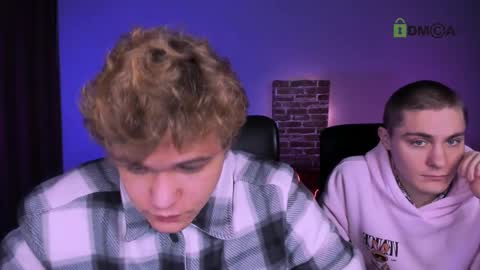 thomas_crow online show from January 6, 2026, 9:46 am