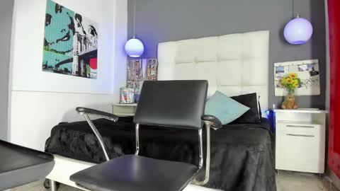 Snapshot of thomas_may4rs chatting on March 8, 2025, 4:01 am ---Thomas--- online show from March 8, 2025, 4:01 am