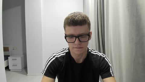 Snapshot of thomas_shelbivip chatting on December 3, 2024, 2:05 pm Tomas online show from December 3, 2024, 2:05 pm