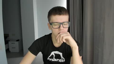 Snapshot of thomas_shelbivip chatting on December 10, 2024, 12:05 pm Tomas online show from December 10, 2024, 12:05 pm