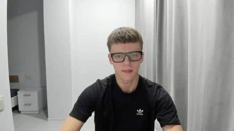 Snapshot of thomas_shelbivip chatting on December 12, 2024, 2:48 am Tomas online show from December 12, 2024, 2:48 am