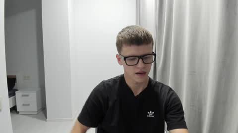 Snapshot of thomas_shelbivip chatting on December 12, 2024, 7:04 pm Tomas online show from December 12, 2024, 7:04 pm