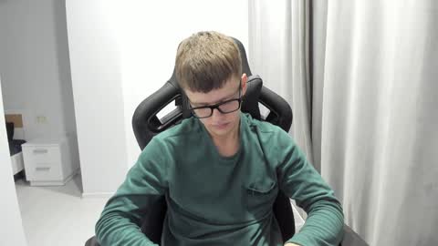 Snapshot of thomas_shelbivip chatting on January 13, 2025, 4:19 pm Tomas online show from January 13, 2025, 4:19 pm