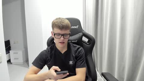 Snapshot of thomas_shelbivip chatting on January 29, 2025, 10:32 pm Tomas online show from January 29, 2025, 10:32 pm