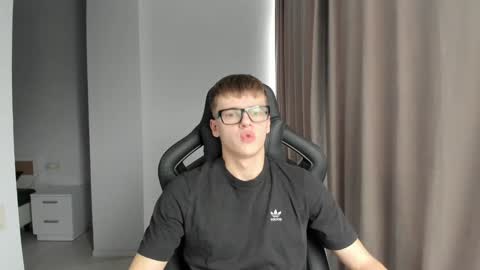 Snapshot of thomas_shelbivip chatting on January 30, 2025, 12:16 pm Tomas online show from January 30, 2025, 12:16 pm