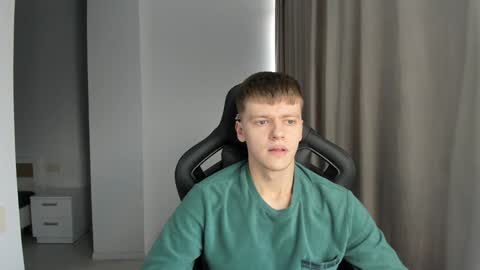 Snapshot of thomas_shelbivip chatting on February 2, 2025, 10:24 am Tomas online show from February 2, 2025, 10:24 am