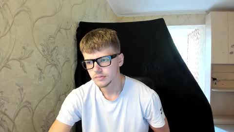 Snapshot of thomas_shelbivip chatting on October 3, 2025, 10:01 am Tomas online show from October 3, 2025, 10:01 am