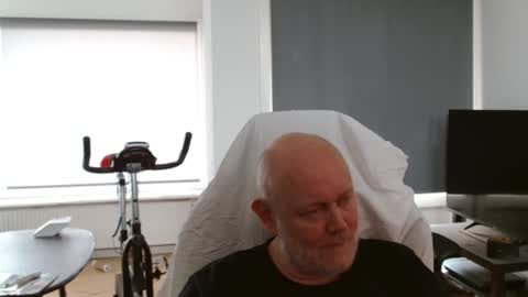 thomash32 online show from September 10, 2025, 3:12 pm