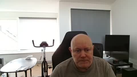 thomash32 online show from September 15, 2025, 12:16 pm