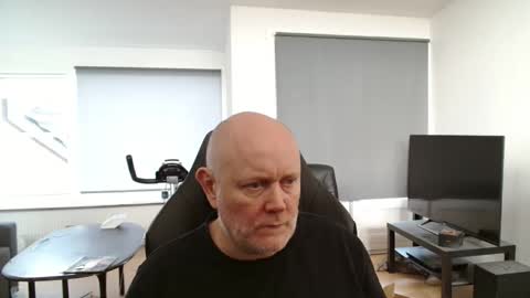 thomash32 online show from September 20, 2025, 7:31 am