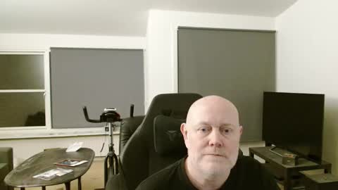 thomash32 online show from October 13, 2025, 6:52 pm