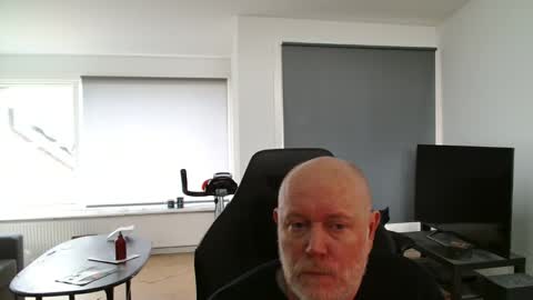 thomash32 online show from October 23, 2025, 10:47 am