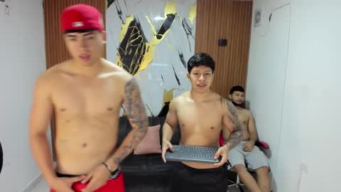 thomson_hot01 online show from October 4, 2025, 5:27 am