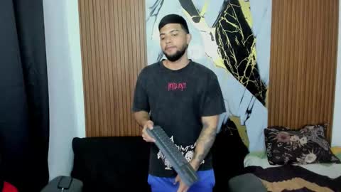 thomson_hot01 online show from December 4, 2025, 5:28 am