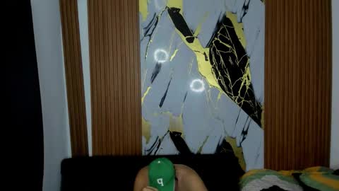 thomson_hot01 online show from December 16, 2025, 5:23 am