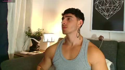 thomylov online show from March 31, 2026, 4:46 am