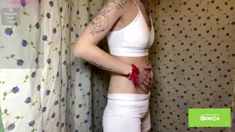 Lola  3 a gift for every fan club member online show from February 10, 2026, 9:08 pm