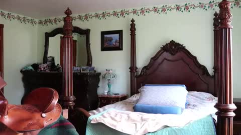 ThornburyRose online show from March 3, 2026, 7:53 pm