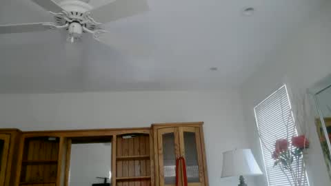 slutshow online show from September 27, 2025, 3:39 pm