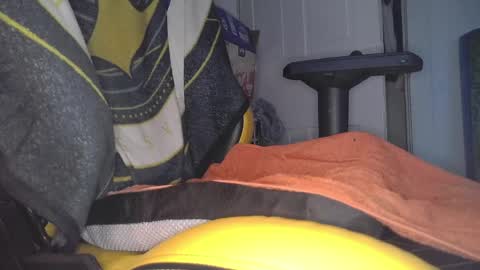 Snapshot of throatmybigcock95 chatting on April 5, 2026, 5:59 am throatmybigcock95 online show from April 5, 2026, 5:59 am