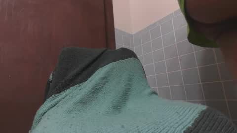 Snapshot of throbbingloads chatting on December 3, 2024, 6:48 am throbbingloads online show from December 3, 2024, 6:48 am