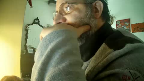 Snapshot of thunderflash73 chatting on February 17, 2025, 10:51 am Little Wolf online show from February 17, 2025, 10:51 am