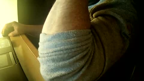 Snapshot of thunderflash73 chatting on February 17, 2025, 8:26 pm Little Wolf online show from February 17, 2025, 8:26 pm