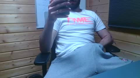 Snapshot of thx_4some_sharing chatting on December 1, 2024, 6:52 pm toobigcockforonegirl online show from December 1, 2024, 6:52 pm