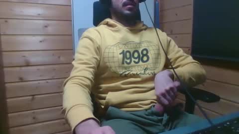 Snapshot of thx_4some_sharing chatting on February 24, 2025, 1:02 am toobigcockforonegirl online show from February 24, 2025, 1:02 am