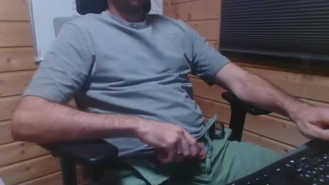 Snapshot of thx_4some_sharing chatting on September 24, 2025, 12:25 am toobigcockforonegirl online show from September 24, 2025, 12:25 am