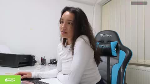 Snapshot of tia_j chatting on February 3, 2026, 6:02 pm tia_j online show from February 3, 2026, 6:02 pm