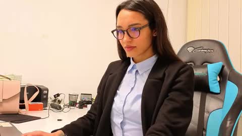 Snapshot of tia_j chatting on March 4, 2026, 4:57 pm tia_j online show from March 4, 2026, 4:57 pm