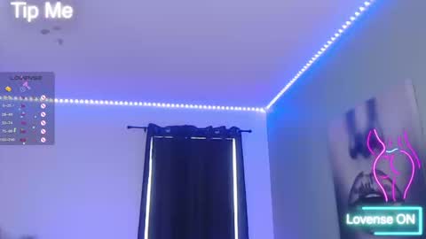 Tia Bella online show from September 22, 2025, 8:55 pm