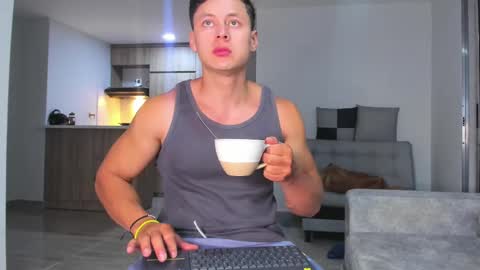 santiago online show from September 25, 2025, 11:52 pm