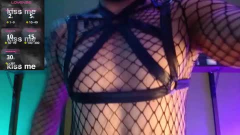   online show from September 8, 2025, 10:20 pm