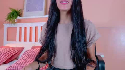 Snapshot of tiana_cinnamon chatting on September 23, 2025, 7:28 pm TIANA online show from September 23, 2025, 7:28 pm