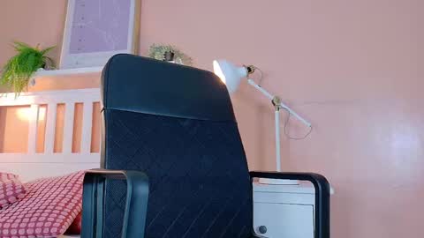 Snapshot of tiana_cinnamon chatting on October 4, 2025, 7:34 pm TIANA online show from October 4, 2025, 7:34 pm