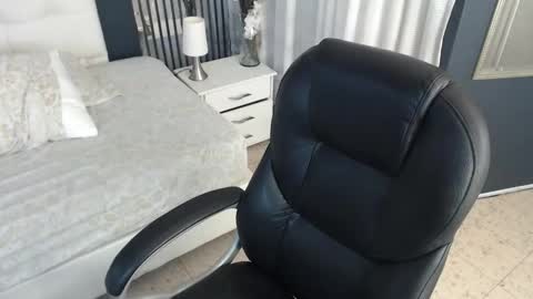 Snapshot of tiana_scot chatting on February 7, 2026, 11:58 am LIA online show from February 7, 2026, 11:58 am