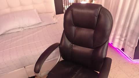 Snapshot of tiana_scot chatting on February 18, 2026, 12:45 pm LIA online show from February 18, 2026, 12:45 pm