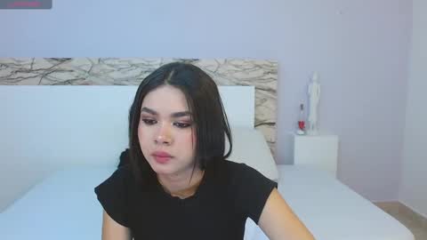 tianaglow4 online show from March 8, 2025, 11:37 am