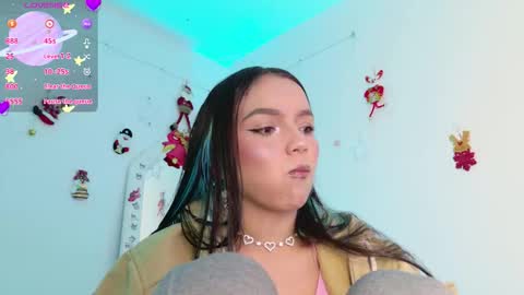 Tiana Le online show from November 14, 2025, 9:13 pm