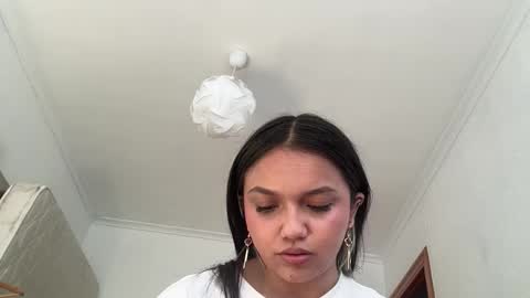 Tiana Le online show from May 21, 2026, 10:11 am