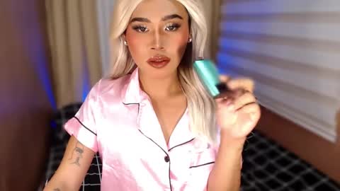 Sam online show from October 16, 2025, 5:47 pm