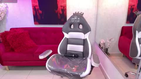 Tiara  online show from March 17, 2026, 8:01 pm