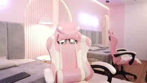 TIARA  online show from June 10, 2026, 1:43 pm