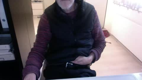 tiburzio online show from December 8, 2024, 1:47 pm